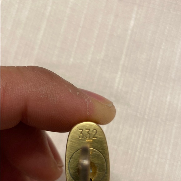 GC - Louis Vuitton Brass Padlock #332 with 1 key - Picture 3 of 4